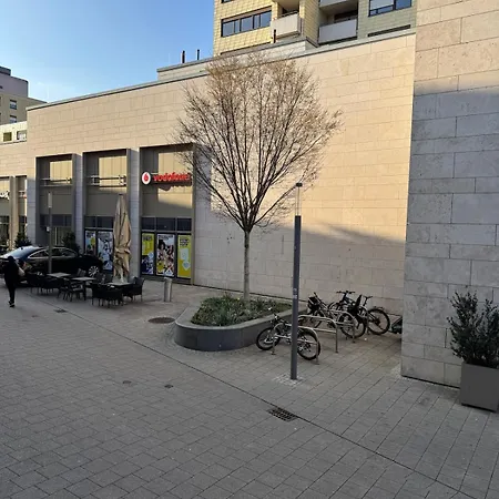 Luxus-apartment Im Herzen Von - - Wlan - Klima - 24h Check-in - Waschmaschine - Terrasse - 200m Vom Schloss Und Vom Ludwigsburger Marktplatz - - Apartamento