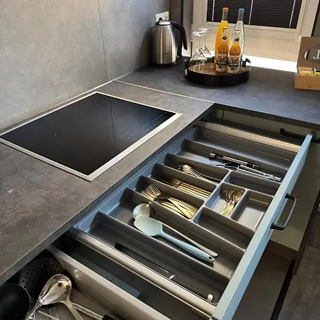 Apartamento Luxus-apartment Im Herzen Von - - Wlan - Klima - 24h Check-in - Waschmaschine - Terrasse - 200m Vom Schloss Und Vom Ludwigsburger Marktplatz - - *